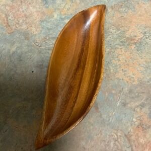 Wooden Vintage Serving Dish, handcarved leaf shaped bowl